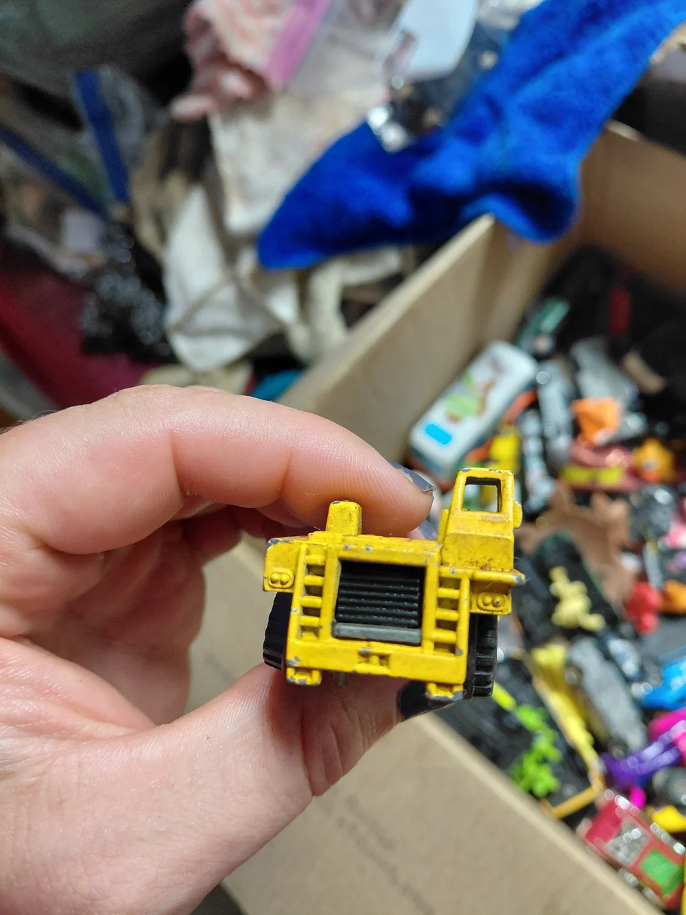vintage 1979 Hot Wheels Workhorses CAT Caterpillar Dump Truck (model #1171)